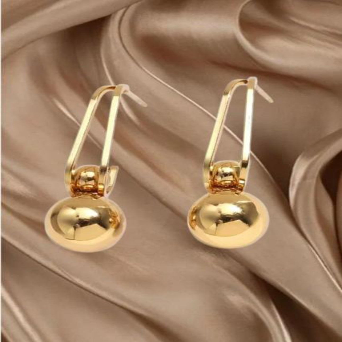 MIRA Golden Earrings