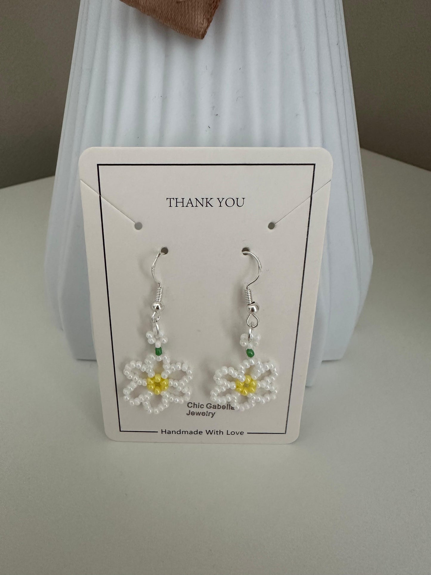 WHITE BLOSSOM GLOW Silver Earrings