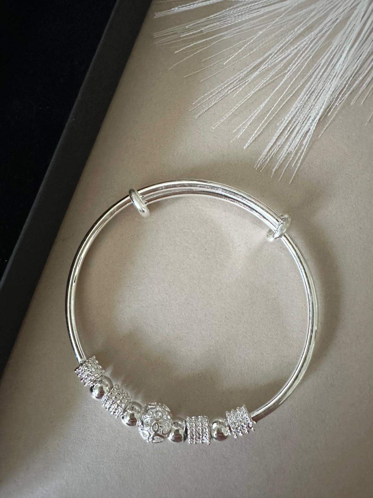 LINDA Adjustable Silver Bangle