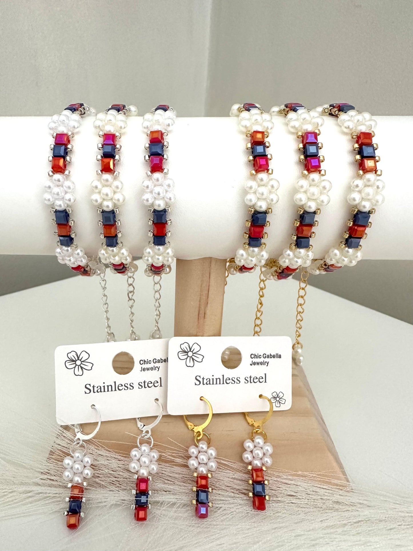 Handmade ROYAL PEARL SYMPHONY bracelet with navy red beads white pearls silver gold clasp