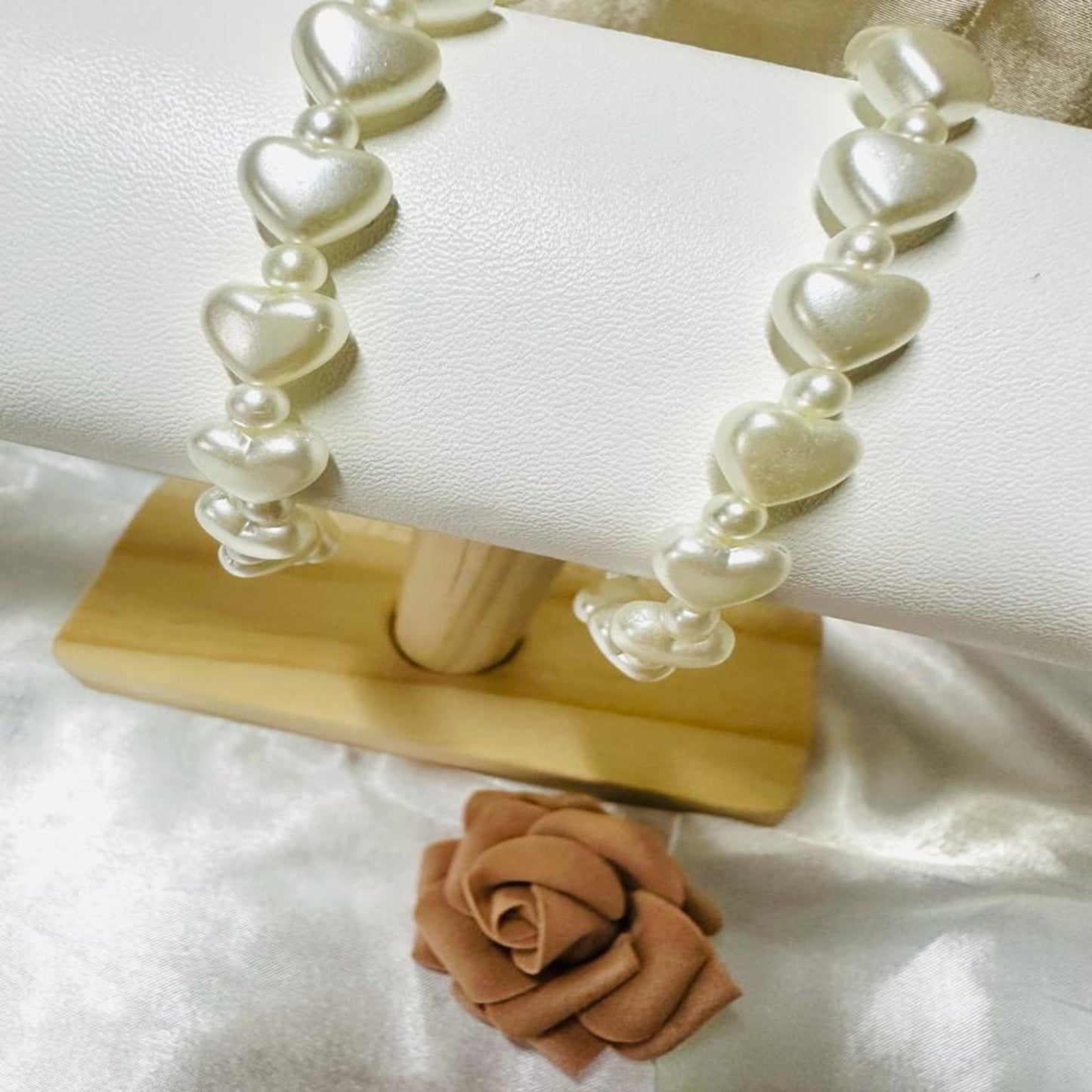 ALISSA Stretch Bracelet with faux pearls and heart-shaped beads on elastic band for adjustable fit