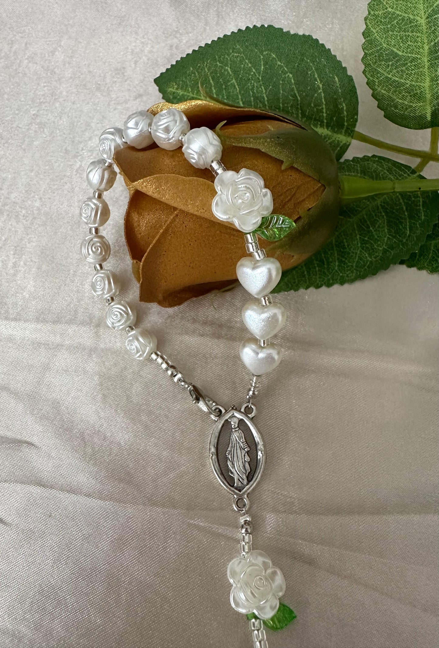 Ivory rose mini rosary with clasp and pearl beads