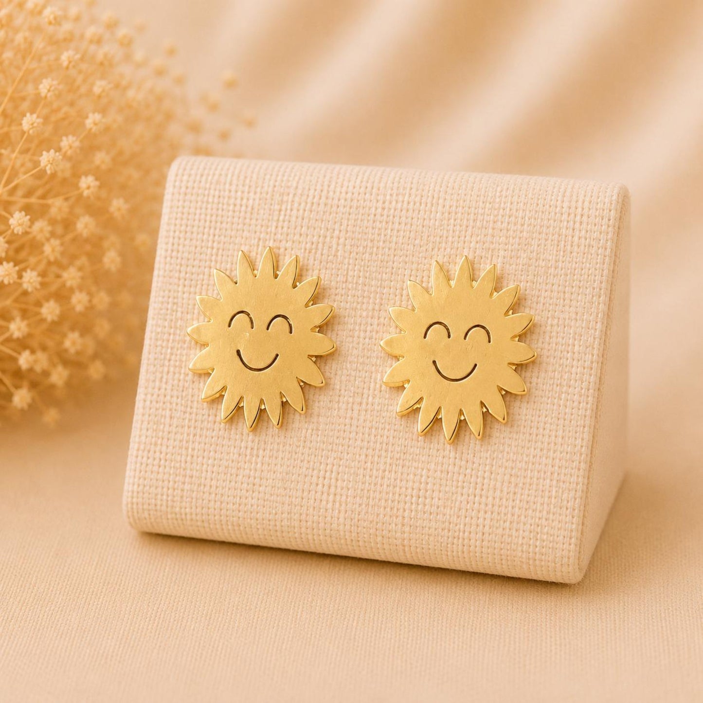 Gold stainless steel stud earrings with a sunny smile design, 1 cm size, trendy and elegant style