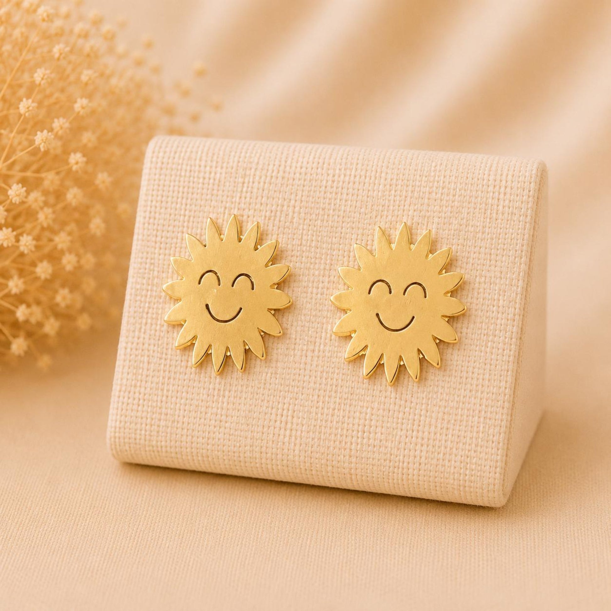 Gold stainless steel stud earrings with a sunny smile design, 1 cm size, trendy and elegant style