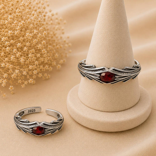 Wine-colored adjustable 925 sterling silver ring with elegant gemstone