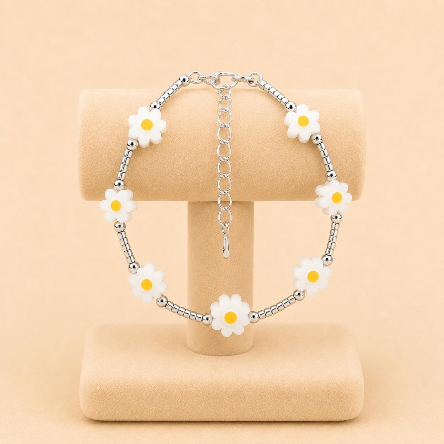 DAISY DREAM silver handmade bracelet with white flower beads and silver accents