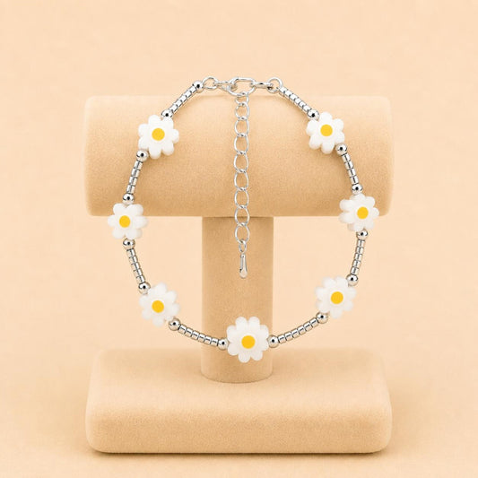 DAISY DREAM silver handmade bracelet with white flower beads and silver accents