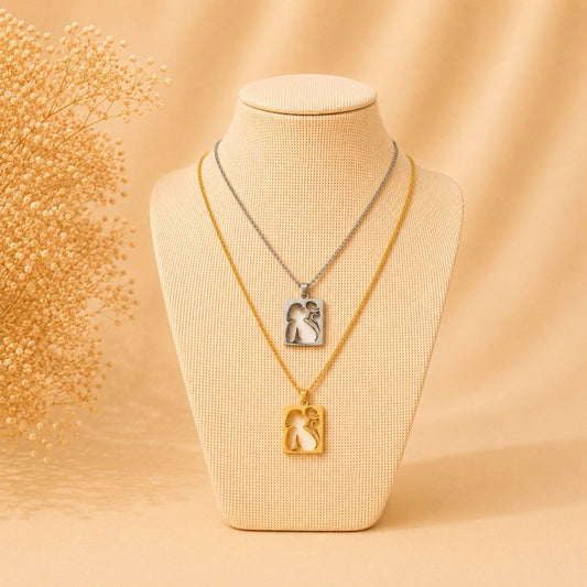 Elegant cat love stainless steel necklace in gold and silver, 45 cm length, waterproof and tarnish resistant