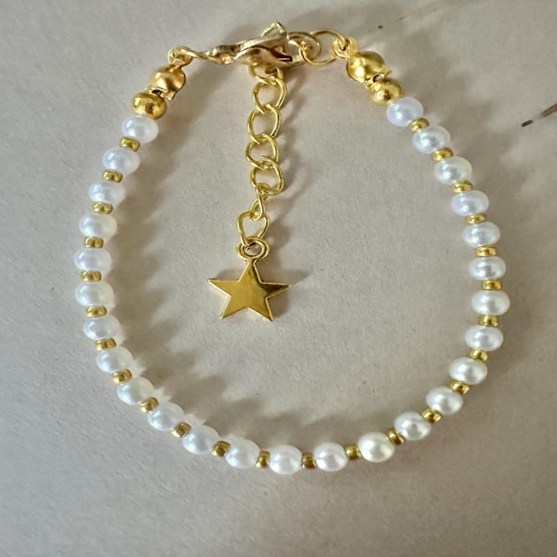 VIVIANNE Handmade Pearl Bracelet 