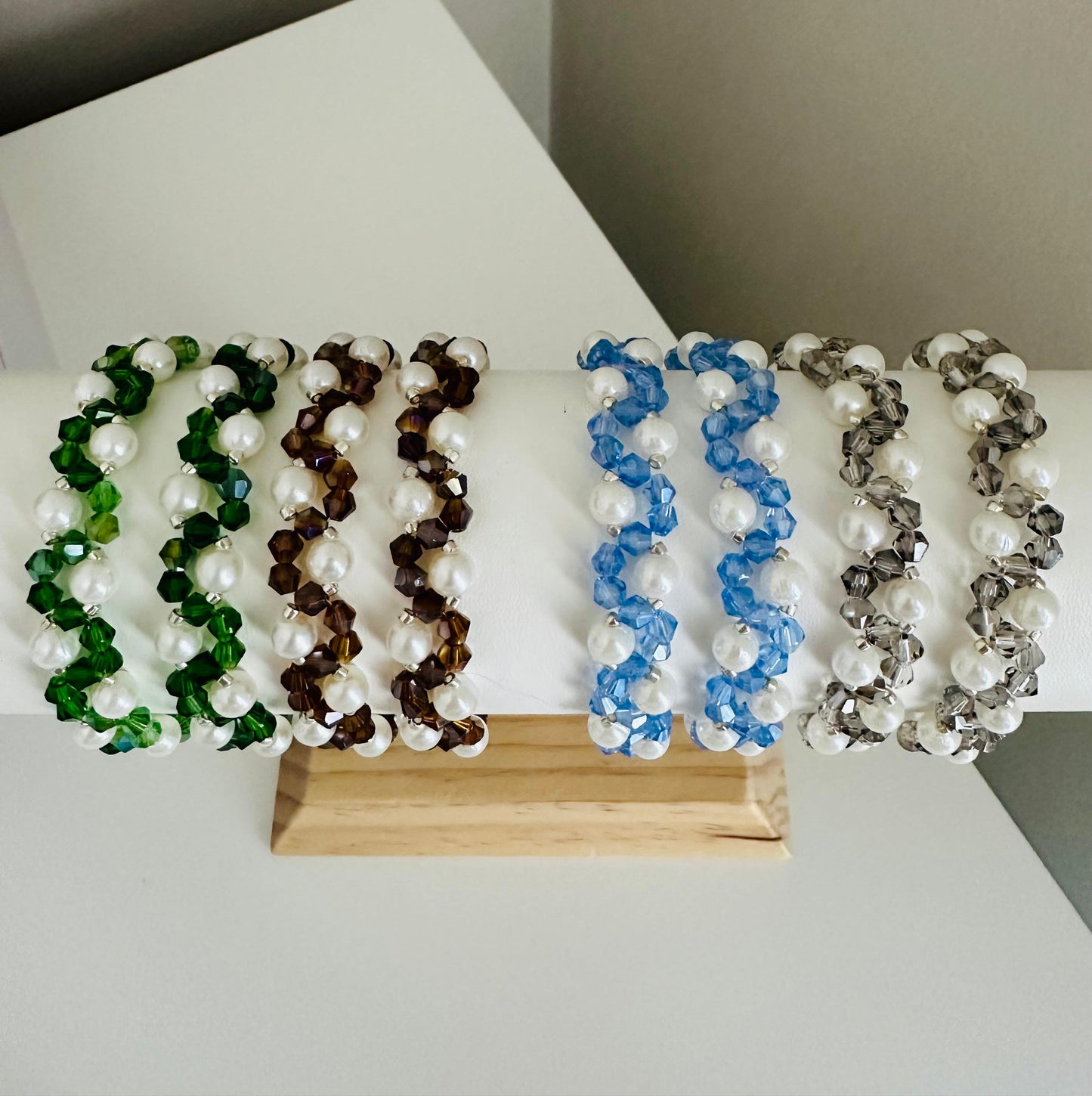PEARL & CRYSTAL DREAM Handmade Bracelet - Elegant & Adjustable Jewelry