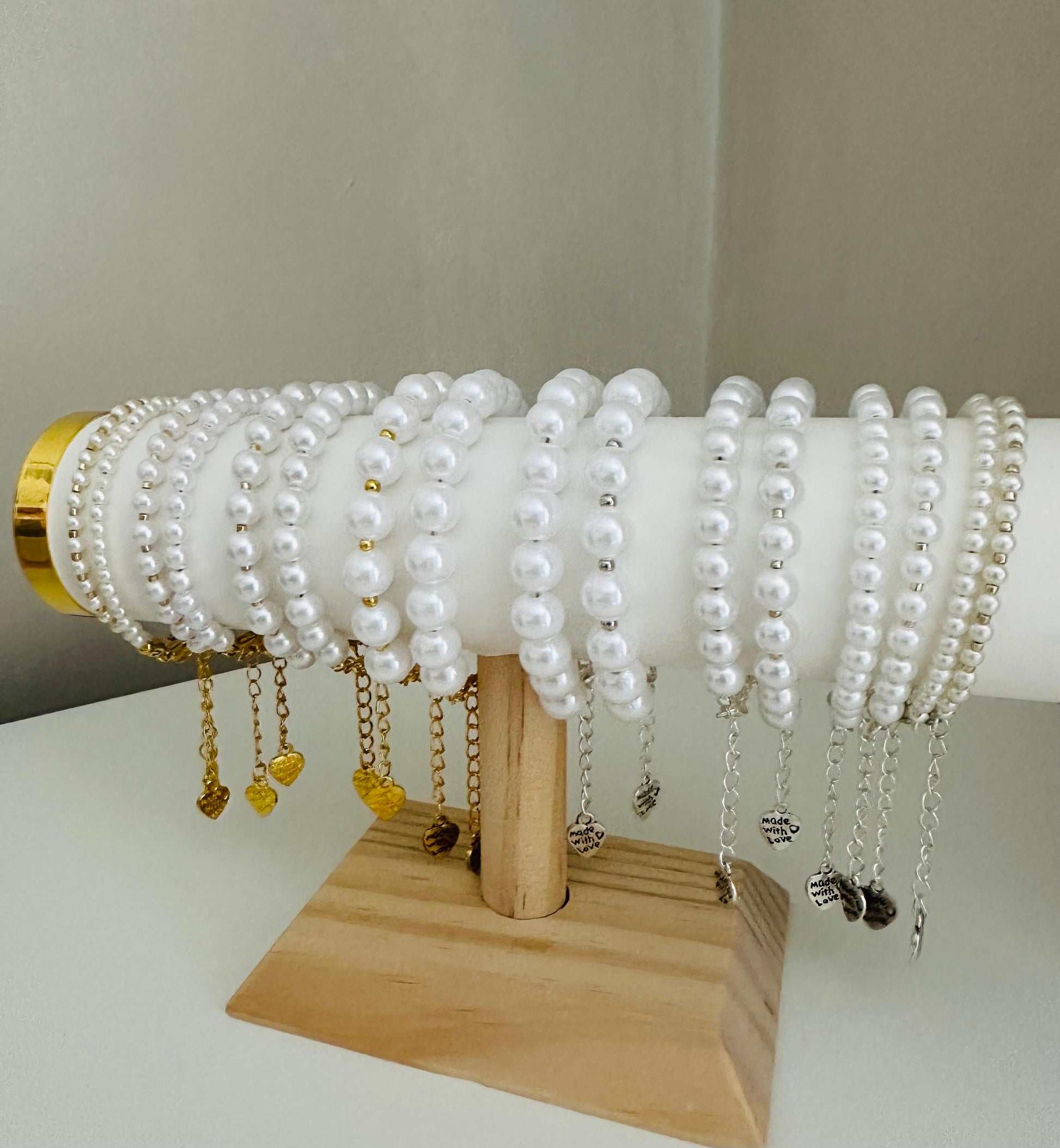 ELEGANT WHITE PEARL Handmade Bracelet - Gold or Silver Details