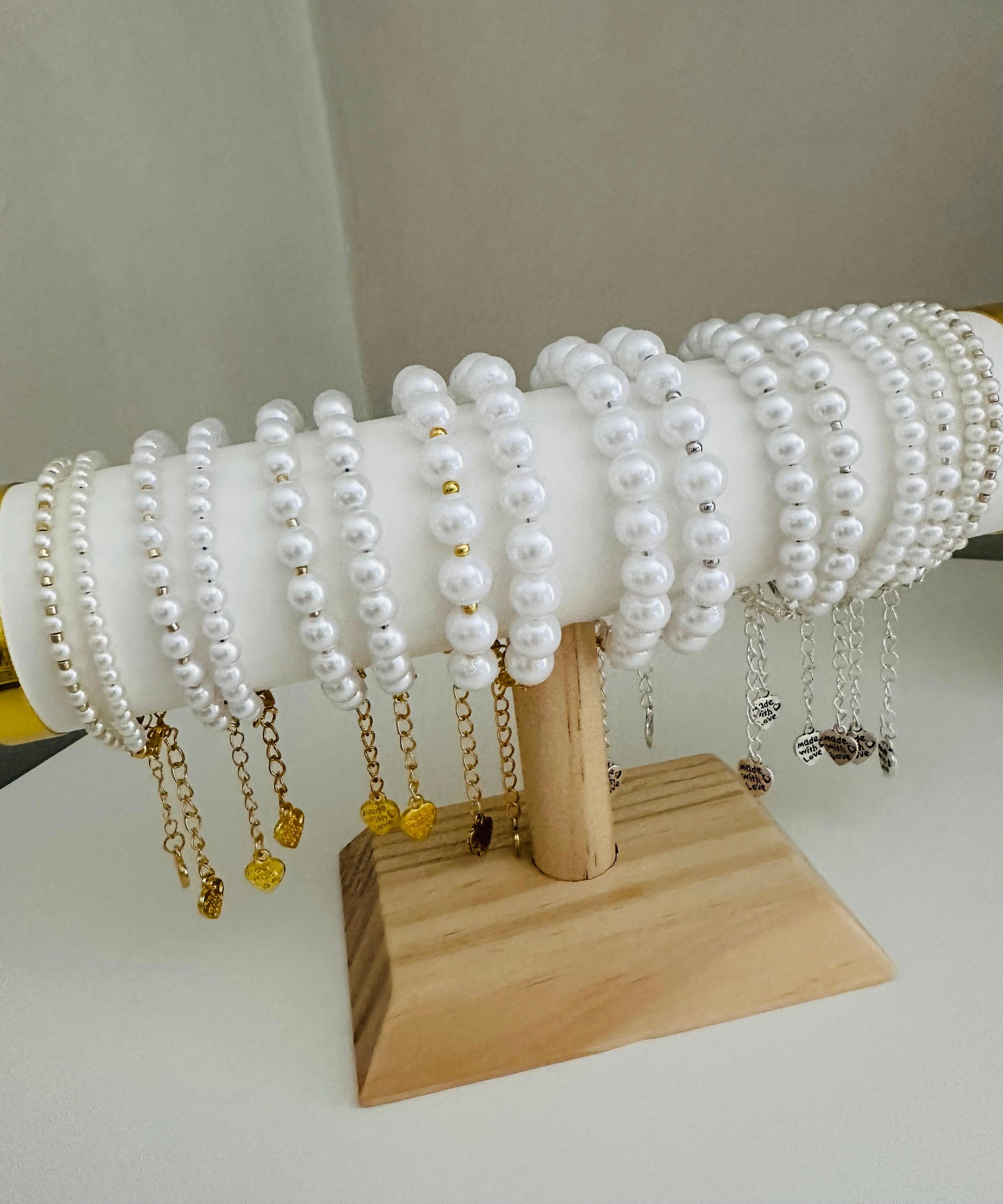 ELEGANT WHITE PEARL Handmade Bracelet - Gold or Silver Details