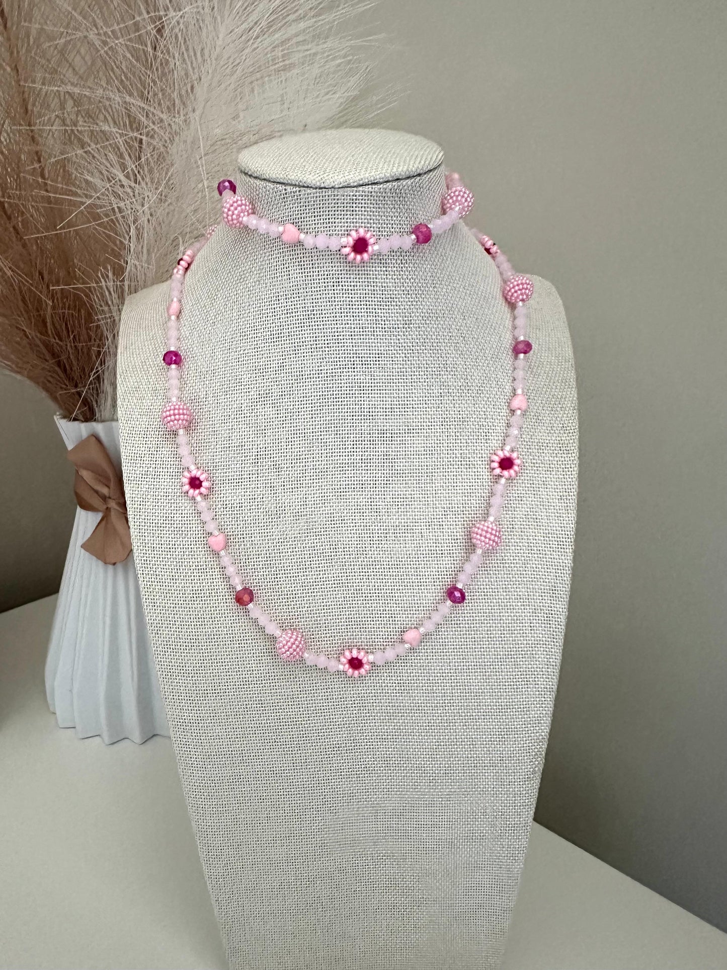 BLUSH TONE Handmade Bracelet with pink and fuchsia glass beads and faux pearls