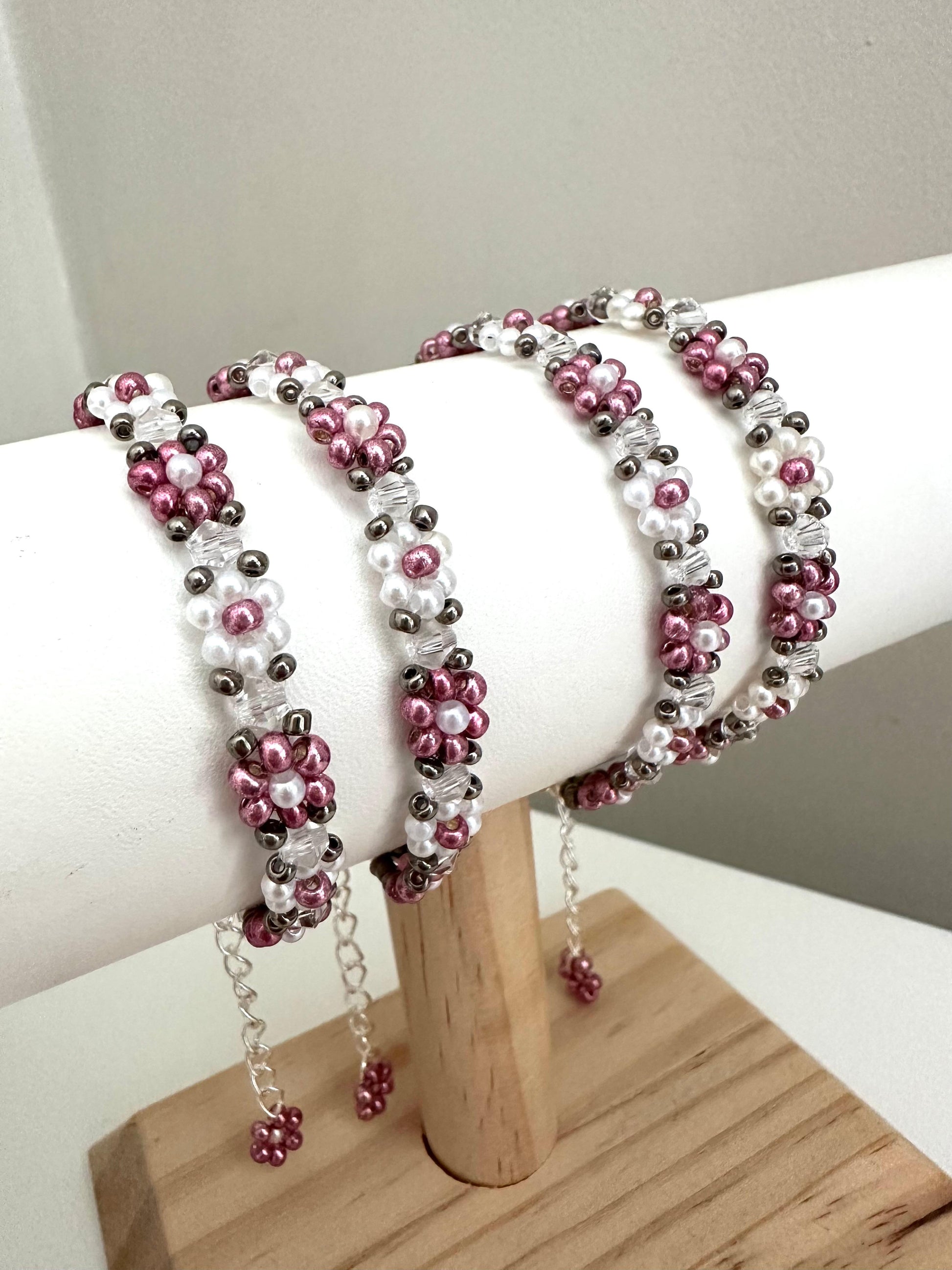 BLOSSOM GARDEN Handmade Bracelet with white and pink faux pearls and glass beads on nylon string