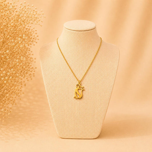 Gold stainless steel necklace with cat silhouette pendant for cat lovers