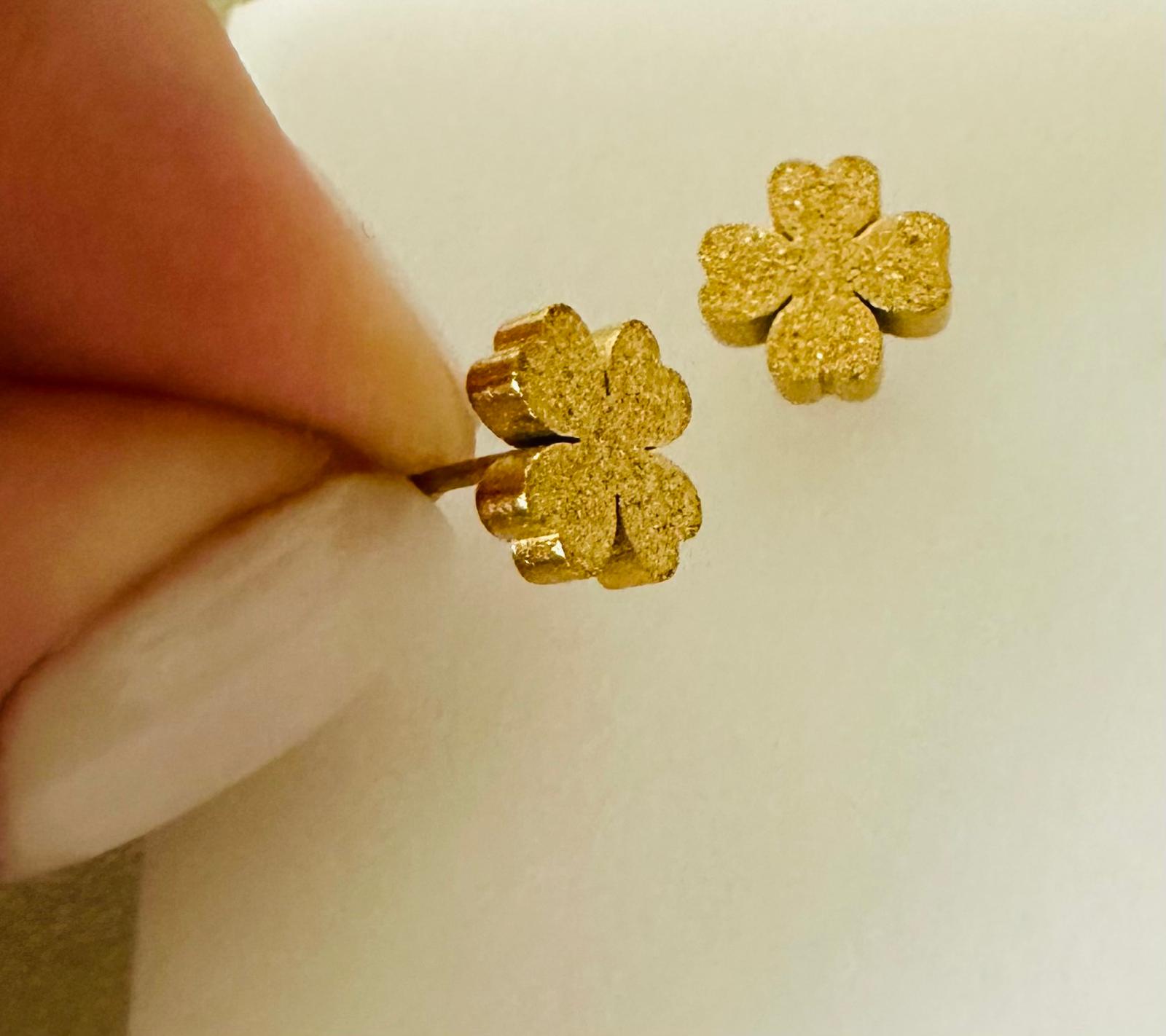  LUCKY Golden Earrings