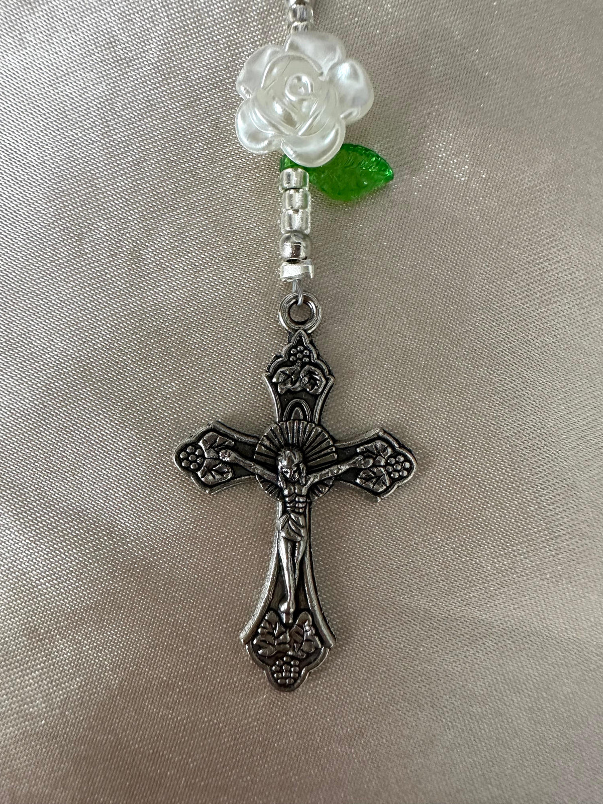 Ivory Rose Mini Rosary with lobster clasp and ivory beads